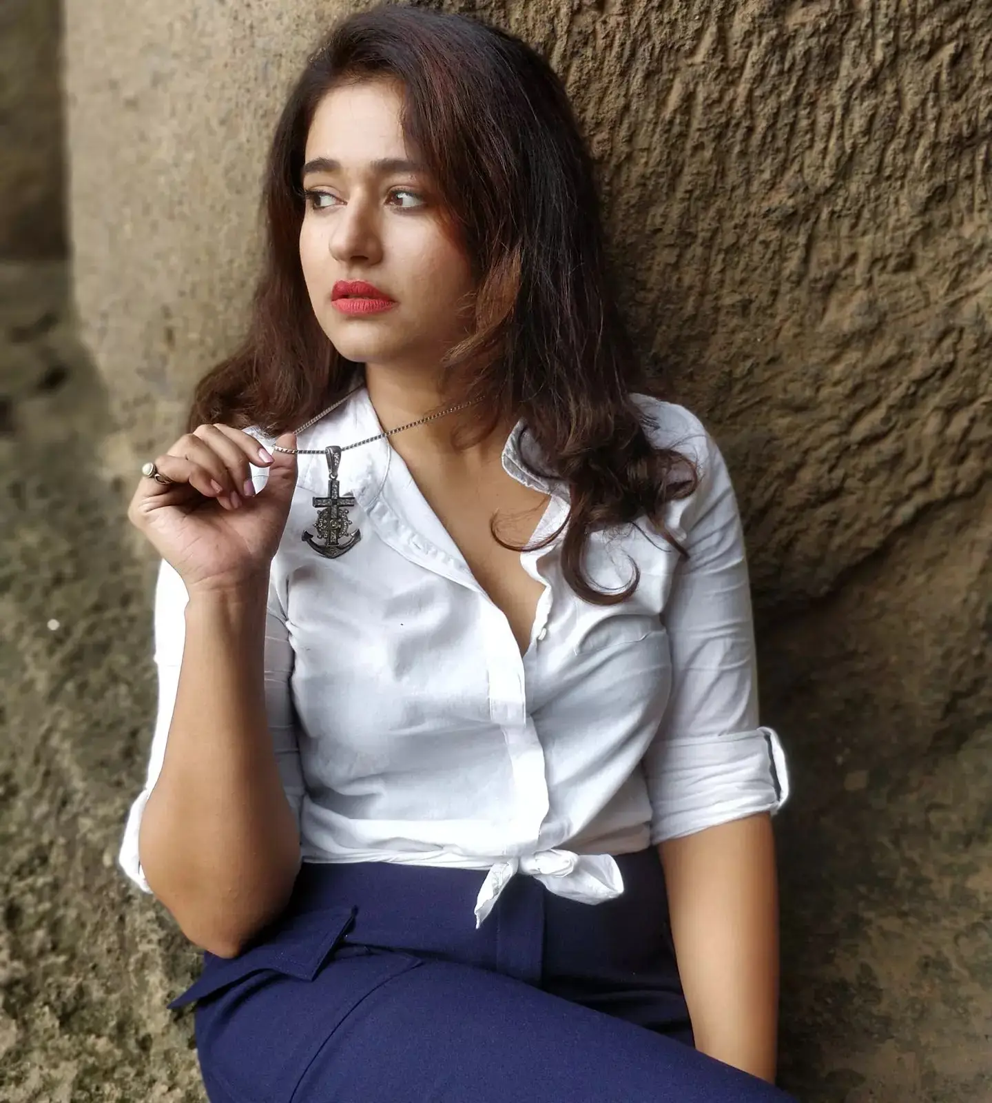 POONAM BAJWA MESMERIZING LOOKS IN WHITE SHIRT BLUE PANT 2